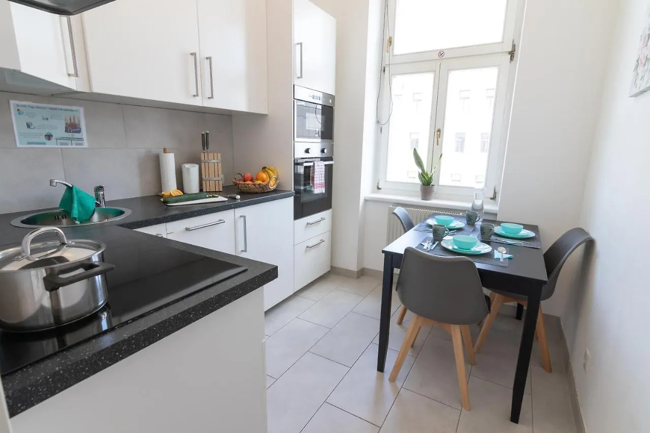 Yeshello Apartment Near Central Station Viena Austria