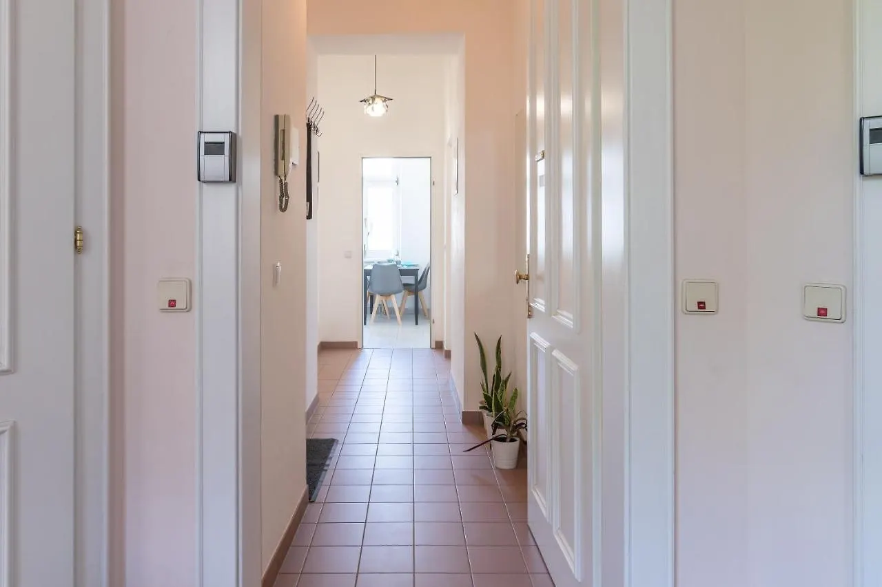 Yeshello Apartment Near Central Station Viena